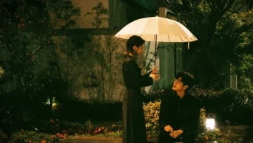 Cận Kề Bóng Tối