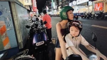 Cô Gái Tay Chiêu