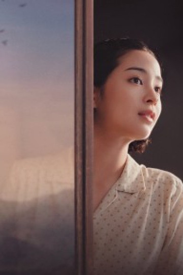 Cảnh đồi mờ xám